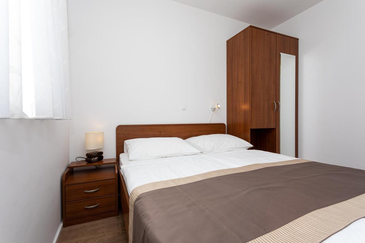Apartments Crnekovic V Baska  Luaran gambar