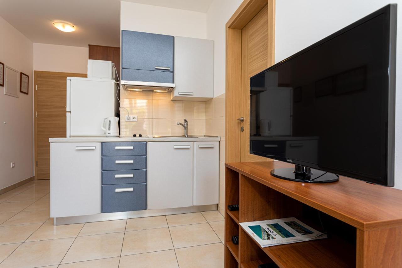 Apartments Crnekovic V Baska  Luaran gambar