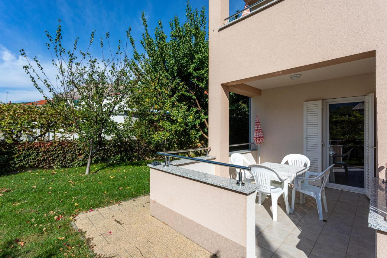 Apartments Crnekovic V Baska  Luaran gambar