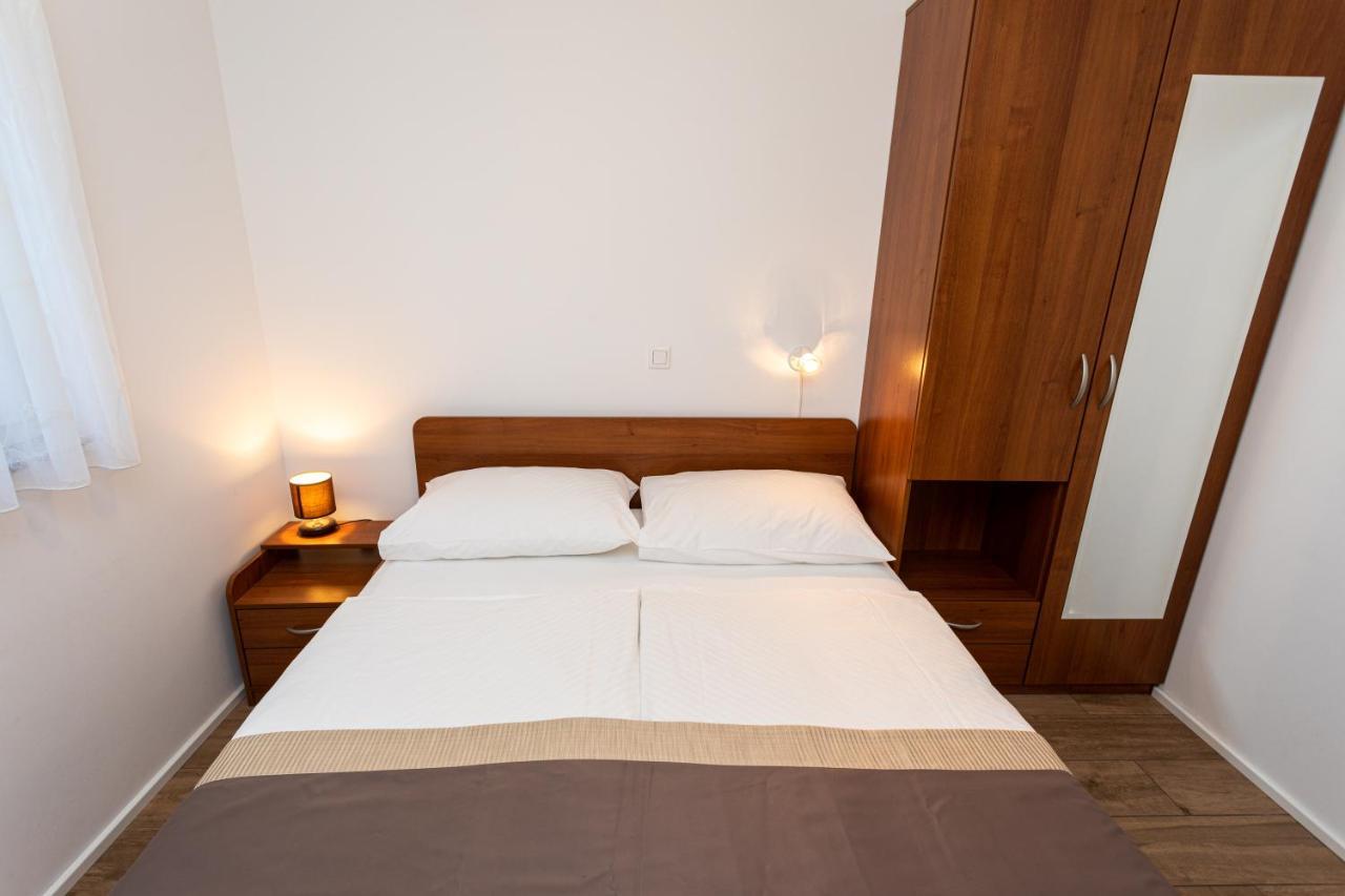 Apartments Crnekovic V Baska  Luaran gambar