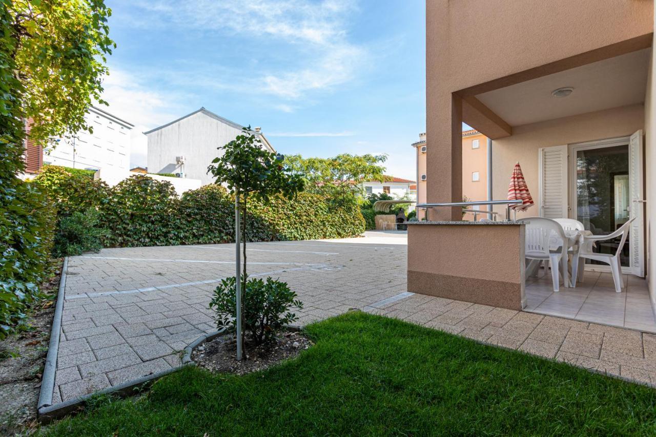 Apartments Crnekovic V Baska  Luaran gambar