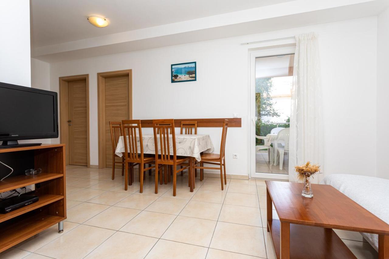 Apartments Crnekovic V Baska  Luaran gambar