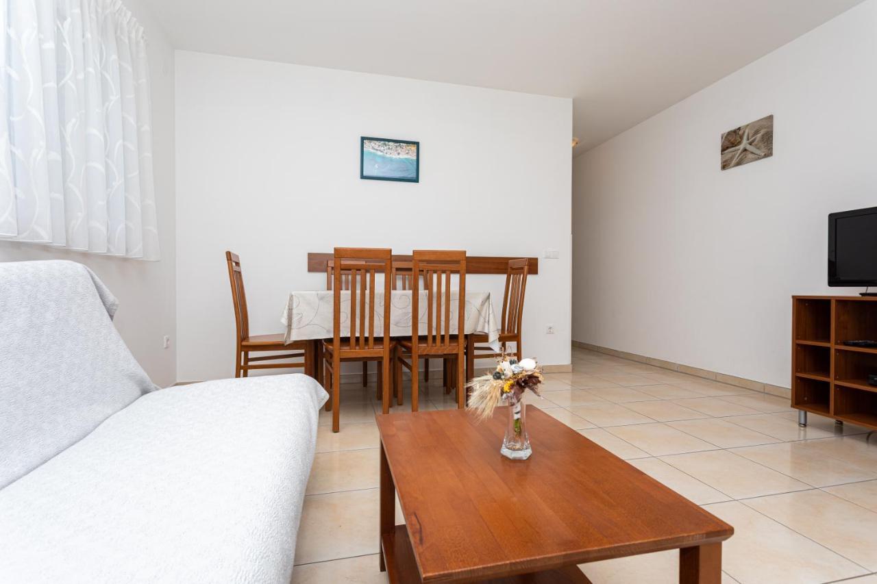 Apartments Crnekovic V Baska  Luaran gambar