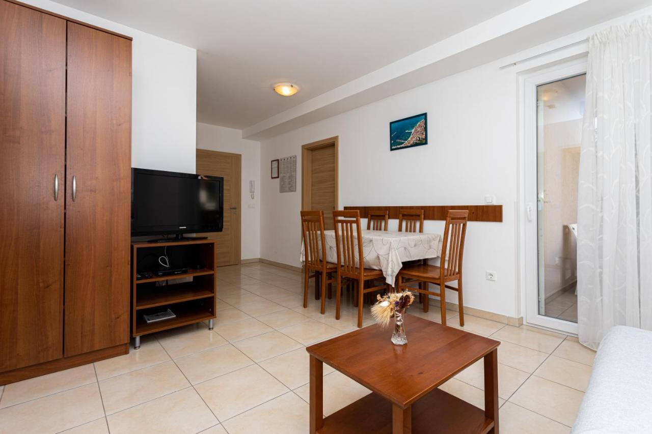 Apartments Crnekovic V Baska  Luaran gambar