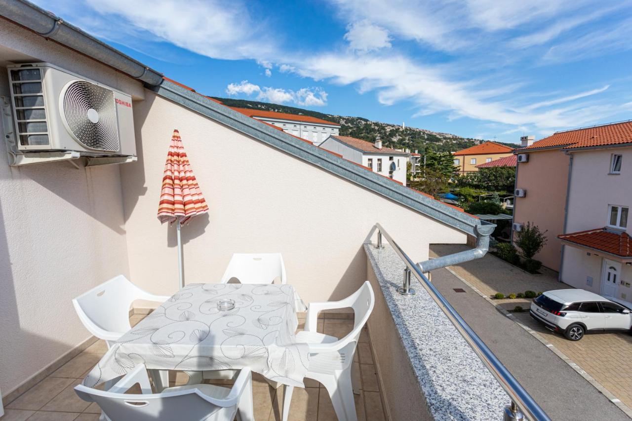 Apartments Crnekovic V Baska  Luaran gambar