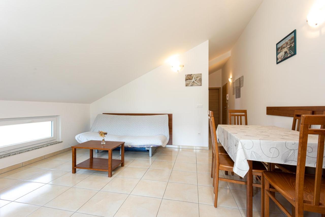 Apartments Crnekovic V Baska  Luaran gambar
